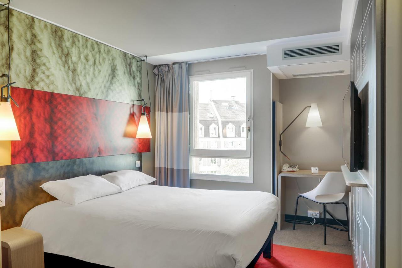 ไอบิส ปารีส เรย-มาลแมซง Hotel ภายนอก รูปภาพ