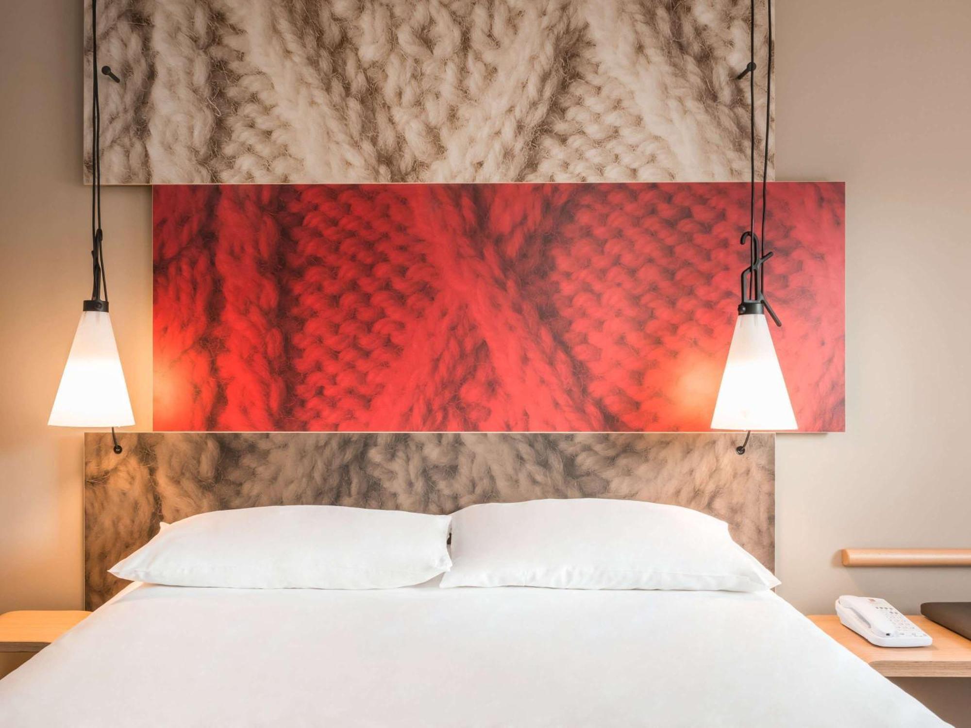 ไอบิส ปารีส เรย-มาลแมซง Hotel ภายนอก รูปภาพ