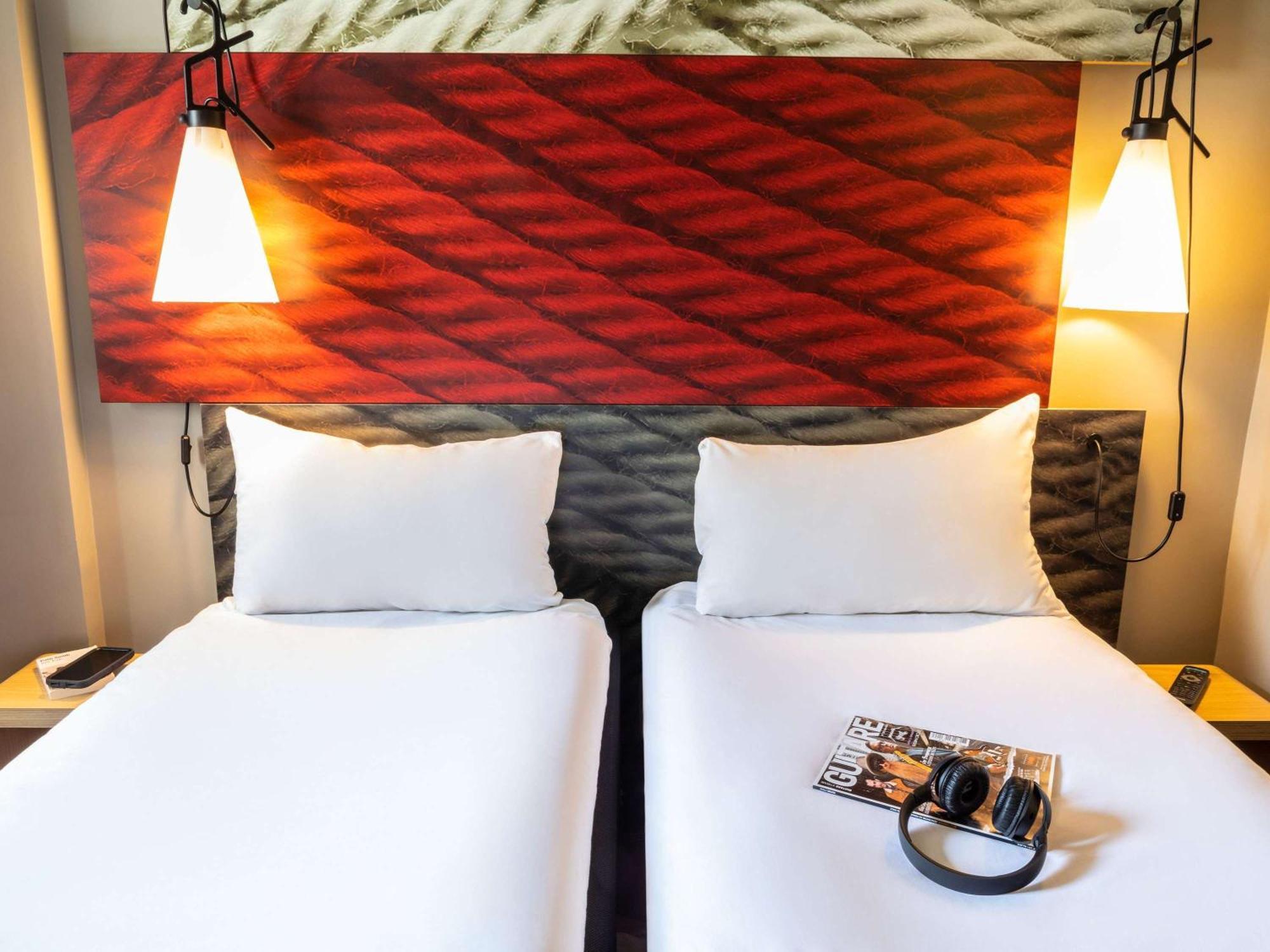 ไอบิส ปารีส เรย-มาลแมซง Hotel ภายนอก รูปภาพ