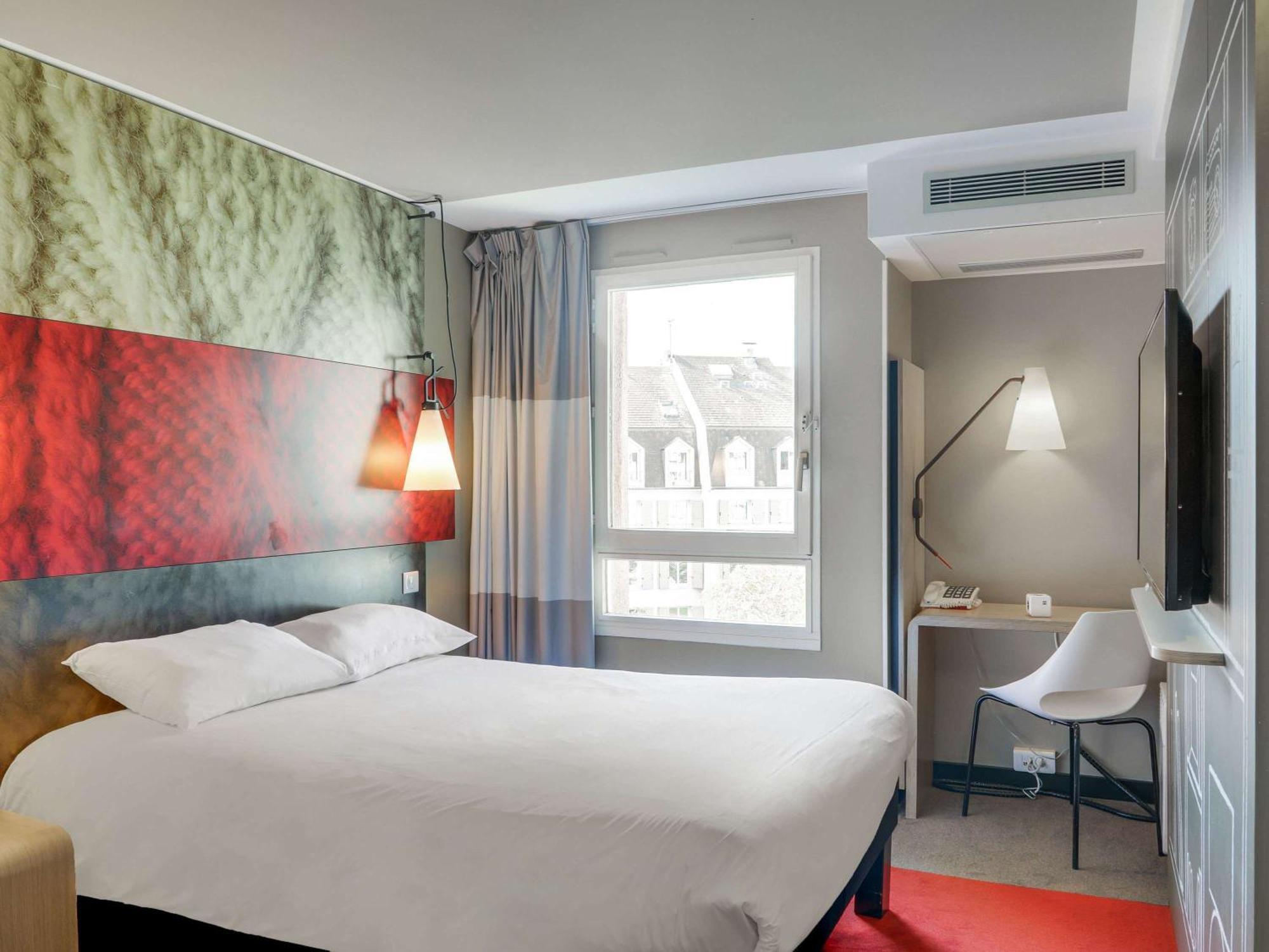 ไอบิส ปารีส เรย-มาลแมซง Hotel ภายนอก รูปภาพ